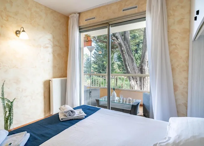 Hello Cote D'azur - Spacious At A 5 Min Walk From The Apartment Antibes